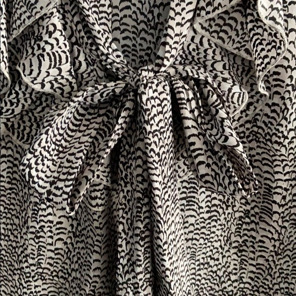 Loft Tie Front Sleeveless Blouse - Picture 2 of 6